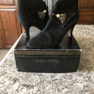 Black Suede Booties. sz7M, Italy, leather lined